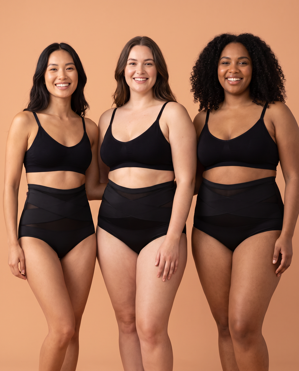 Trois femmes en culotte gainante noire